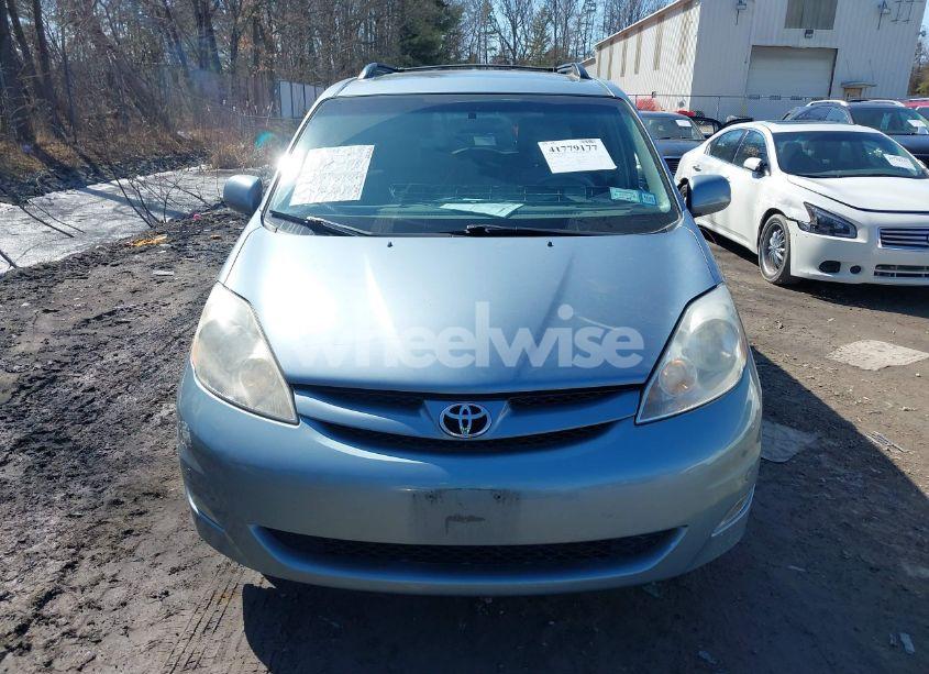 Photo 12 of 2010 Toyota Sienna XLE (VIN 5TDYK4CC3AS314217)