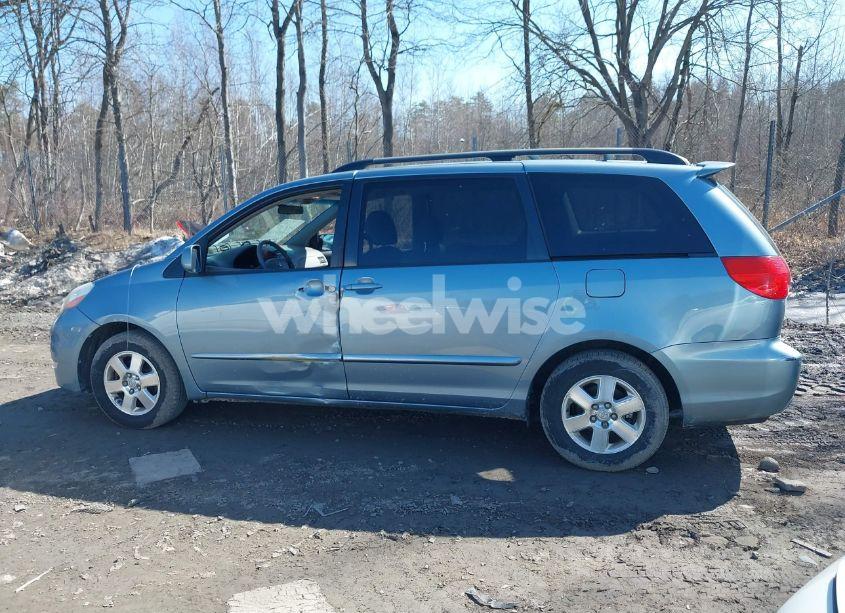 Photo 14 of 2010 Toyota Sienna XLE (VIN 5TDYK4CC3AS314217)