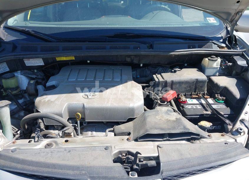 Photo 10 of 2010 Toyota Sienna XLE (VIN 5TDYK4CC3AS316002)