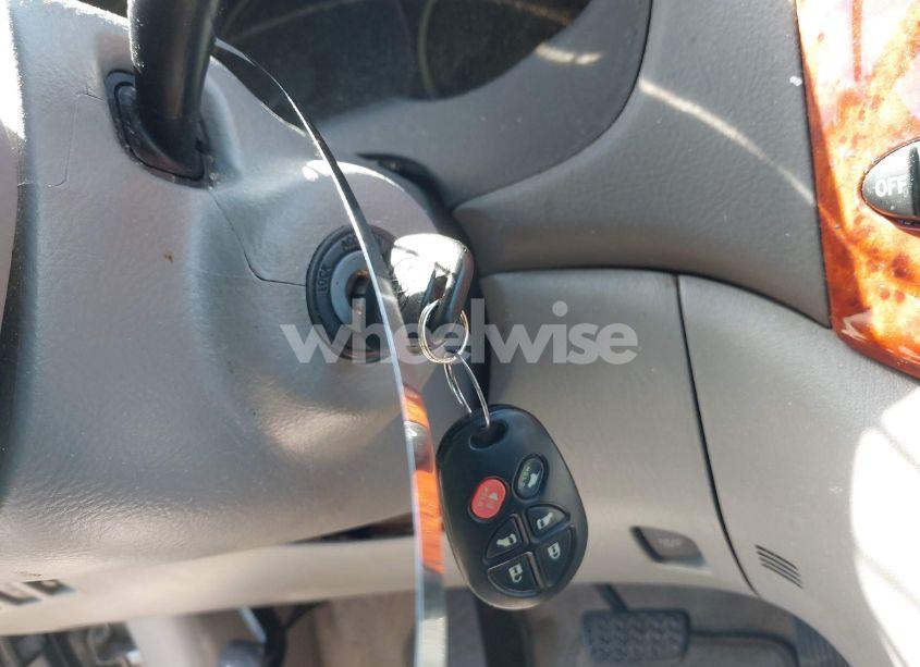 Photo 11 of 2010 Toyota Sienna XLE (VIN 5TDYK4CC3AS316002)