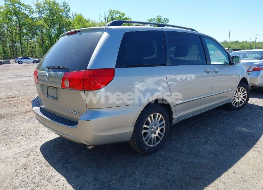 Photo 4 of 2010 Toyota Sienna XLE (VIN 5TDYK4CC3AS316002)