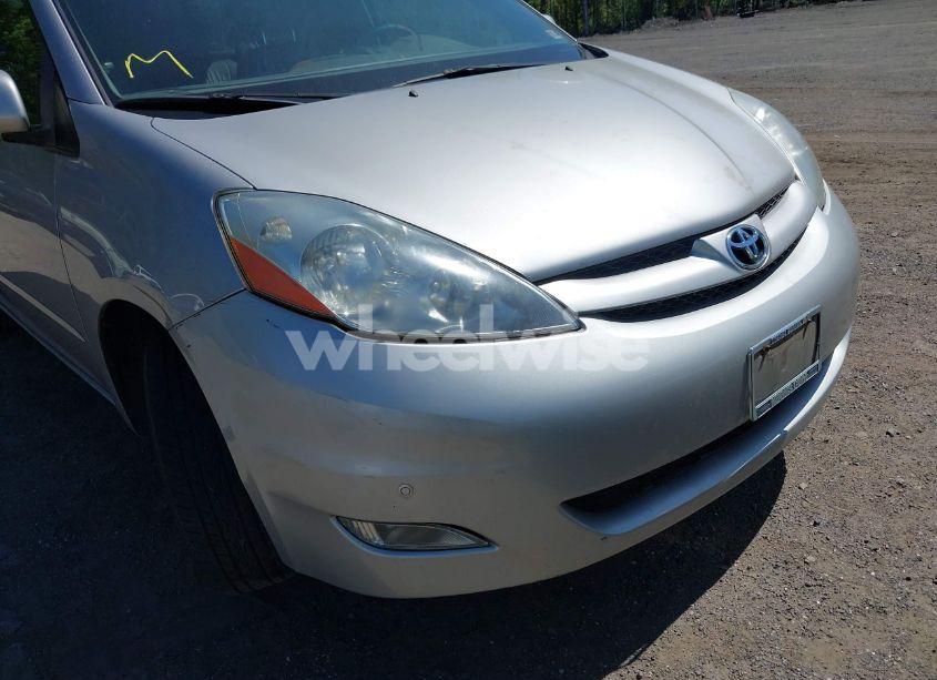 Photo 6 of 2010 Toyota Sienna XLE (VIN 5TDYK4CC3AS316002)