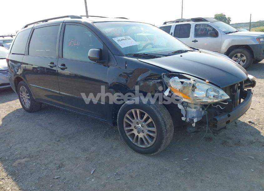 2010 Toyota Sienna XLE (VIN 5TDYK4CC4AS310757) main photo