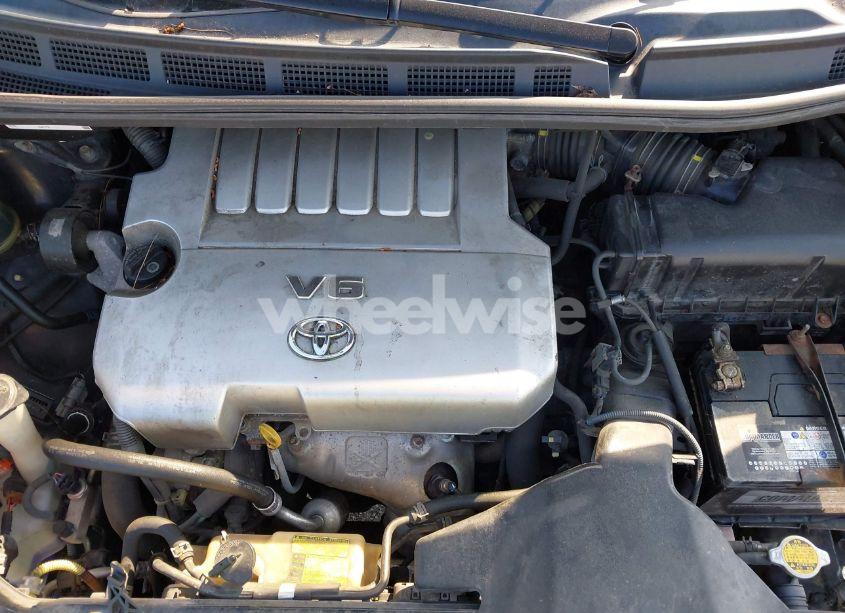 Photo 10 of 2010 Toyota Sienna XLE (VIN 5TDYK4CC4AS310757)