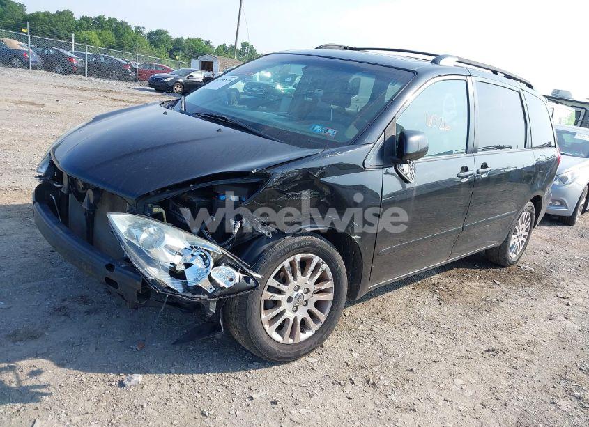 Photo 2 of 2010 Toyota Sienna XLE (VIN 5TDYK4CC4AS310757)