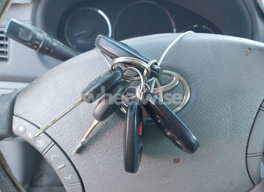 Photo 11 of 2010 Toyota Sienna XLE (VIN 5TDYK4CC4AS312542)