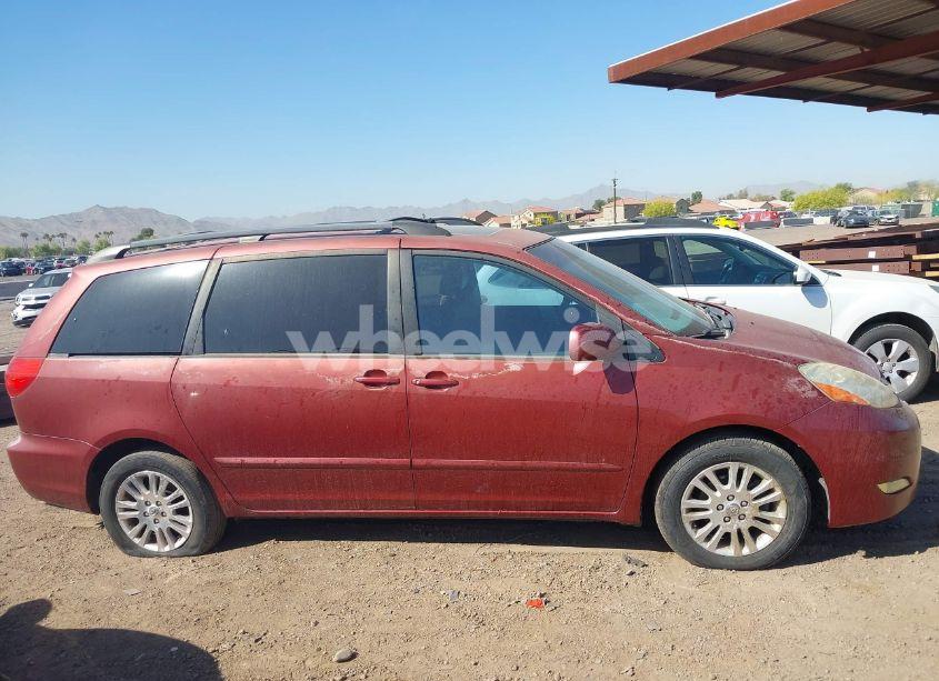 Photo 13 of 2010 Toyota Sienna XLE (VIN 5TDYK4CC4AS312542)