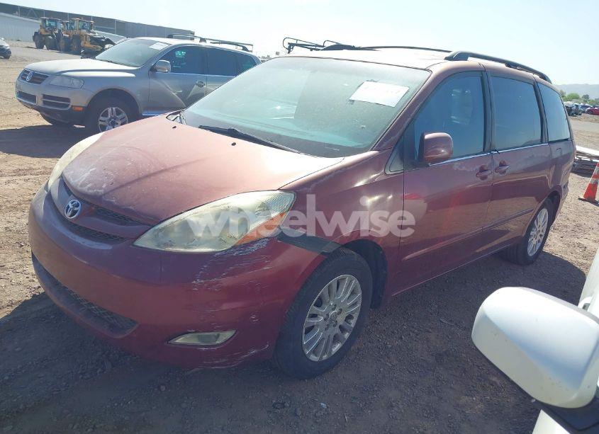 Photo 2 of 2010 Toyota Sienna XLE (VIN 5TDYK4CC4AS312542)