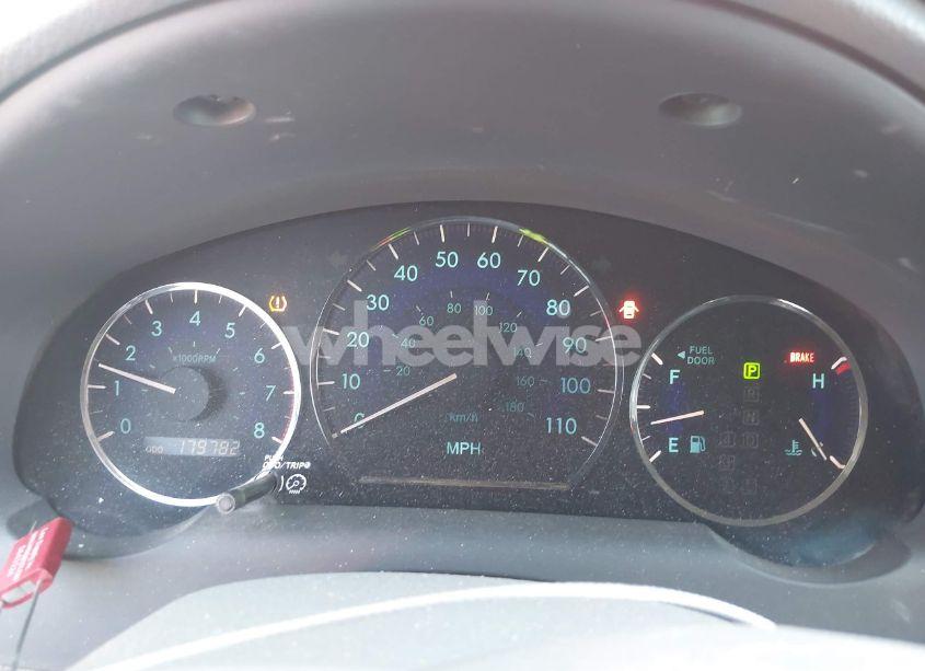 Photo 7 of 2010 Toyota Sienna XLE (VIN 5TDYK4CC4AS312542)