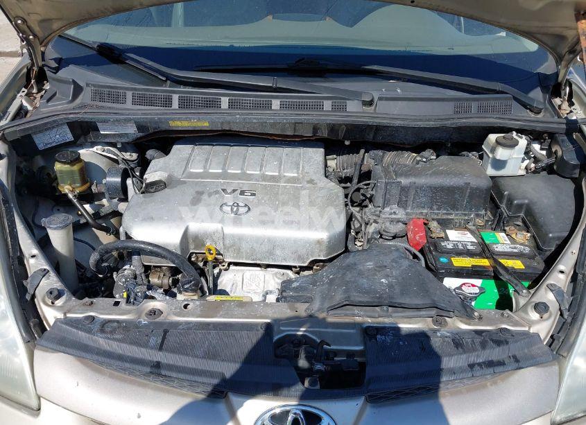 Photo 10 of 2010 Toyota Sienna XLE (VIN 5TDYK4CC5AS292110)