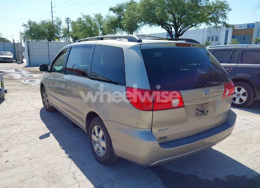 Photo 3 of 2010 Toyota Sienna XLE (VIN 5TDYK4CC5AS292110)