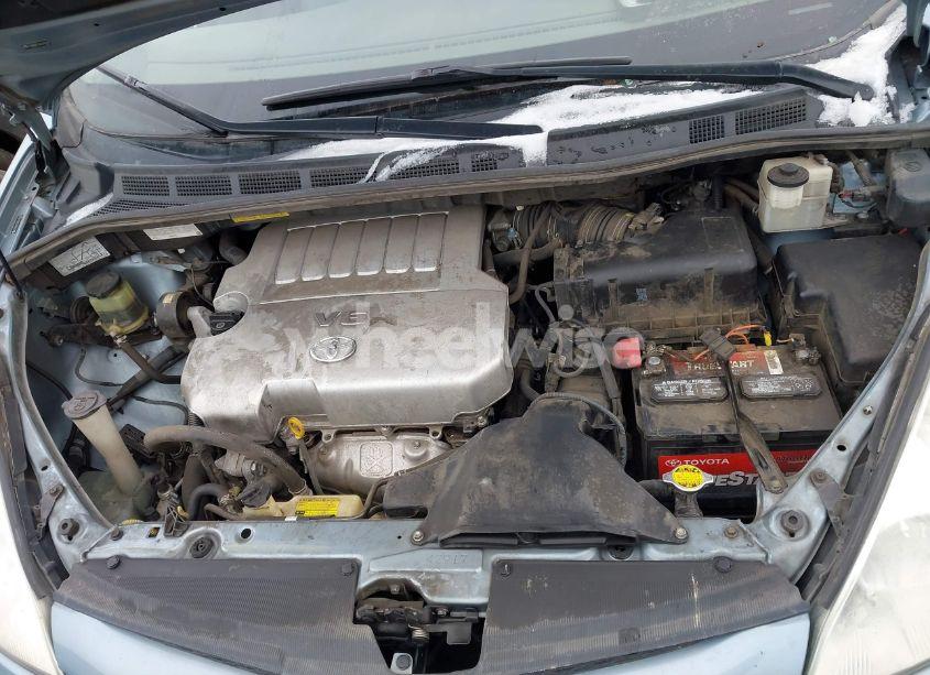 Photo 10 of 2010 Toyota Sienna XLE (VIN 5TDYK4CC5AS314249)