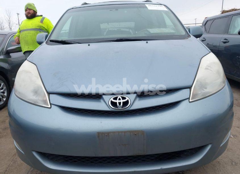 Photo 12 of 2010 Toyota Sienna XLE (VIN 5TDYK4CC5AS314249)