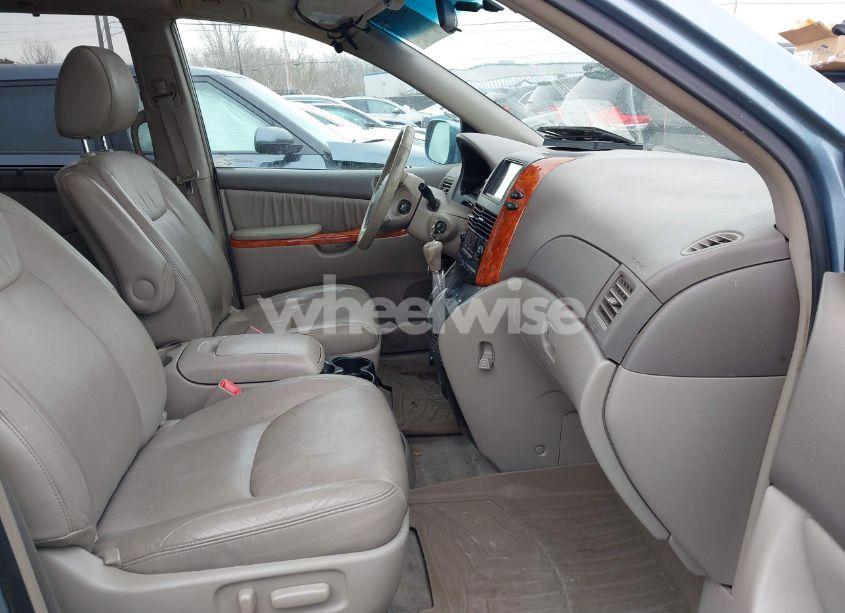 Photo 5 of 2010 Toyota Sienna XLE (VIN 5TDYK4CC5AS314249)