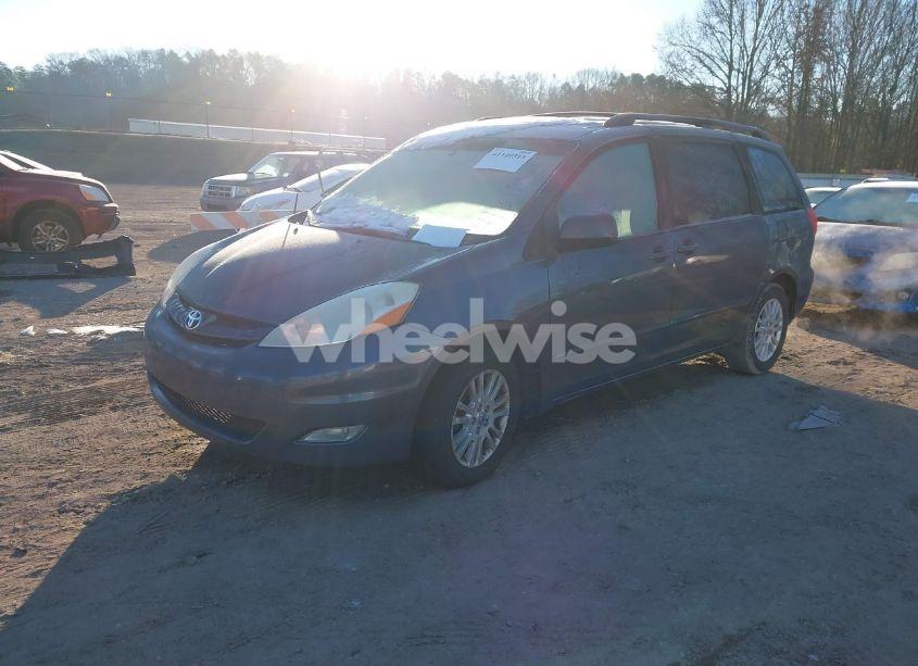 Photo 2 of 2010 Toyota Sienna XLE (VIN 5TDYK4CC5AS314414)