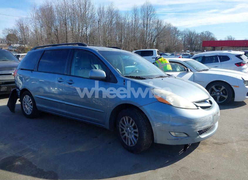2010 Toyota Sienna XLE (VIN 5TDYK4CC7AS329805) main photo
