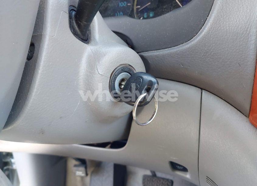 Photo 11 of 2010 Toyota Sienna XLE (VIN 5TDYK4CC7AS329805)