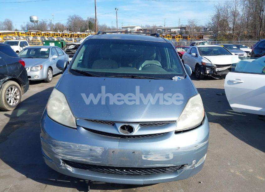 Photo 12 of 2010 Toyota Sienna XLE (VIN 5TDYK4CC7AS329805)