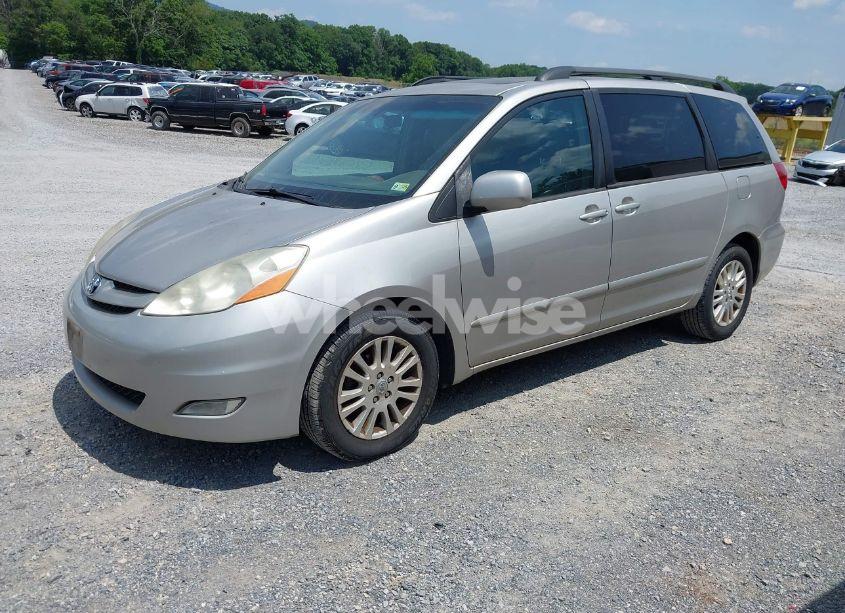Photo 2 of 2010 Toyota Sienna XLE (VIN 5TDYK4CC8AS301320)