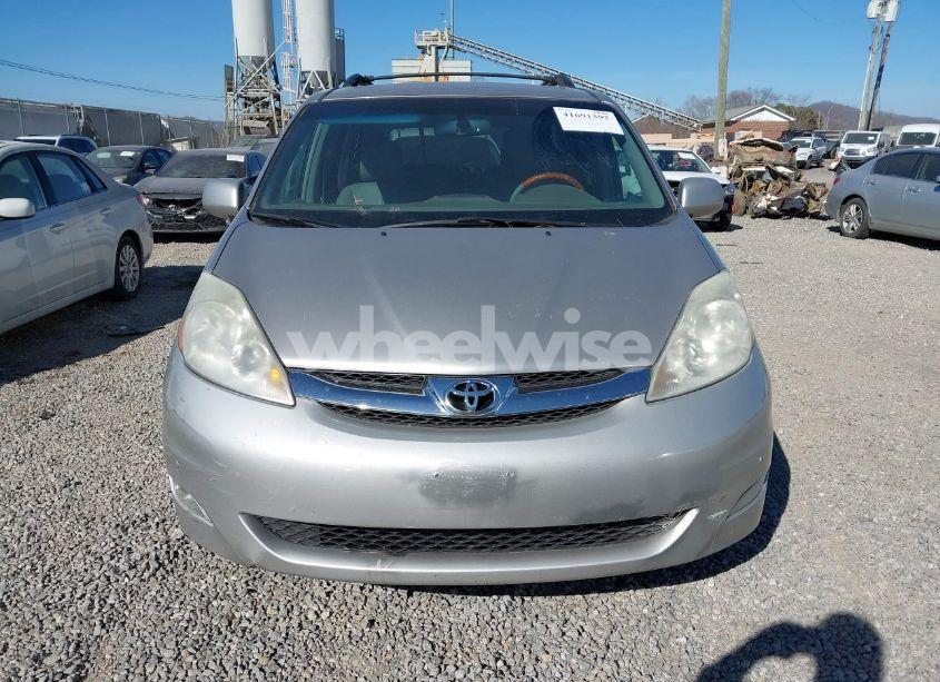 Photo 12 of 2010 Toyota Sienna LIMITED (VIN 5TDYK4CC8AS307506)
