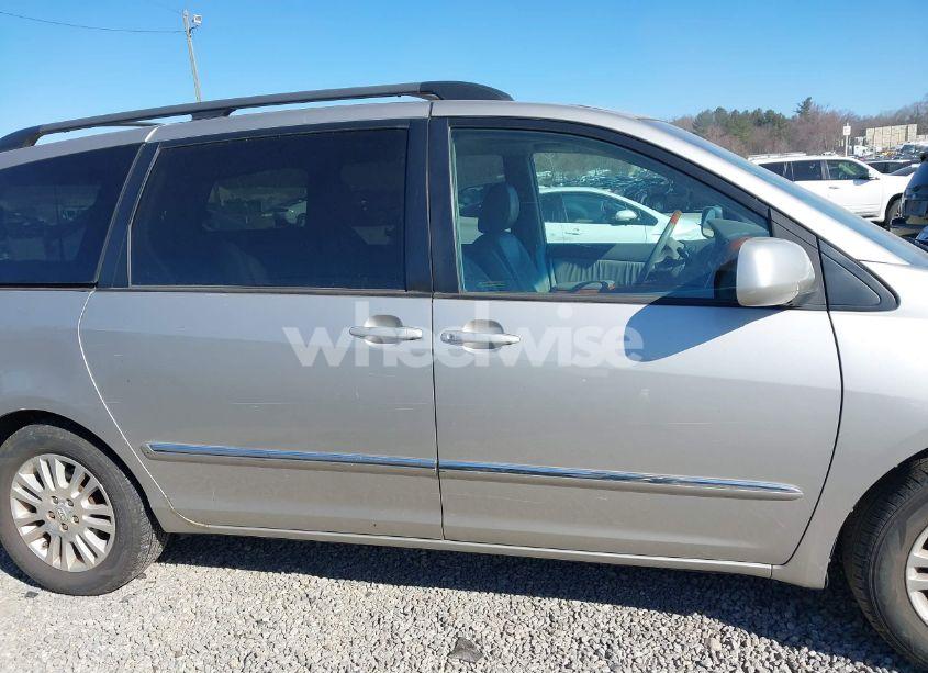 Photo 13 of 2010 Toyota Sienna LIMITED (VIN 5TDYK4CC8AS307506)