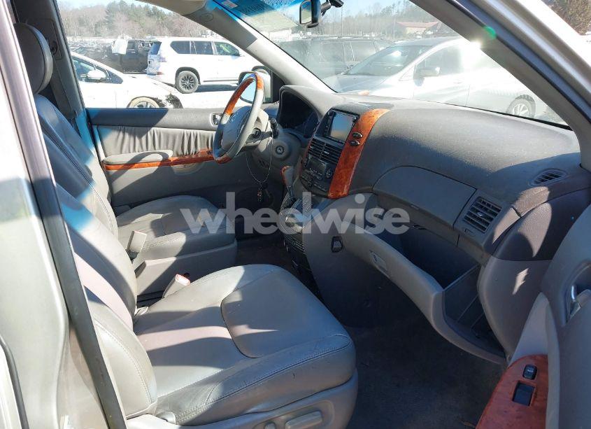 Photo 5 of 2010 Toyota Sienna LIMITED (VIN 5TDYK4CC8AS307506)