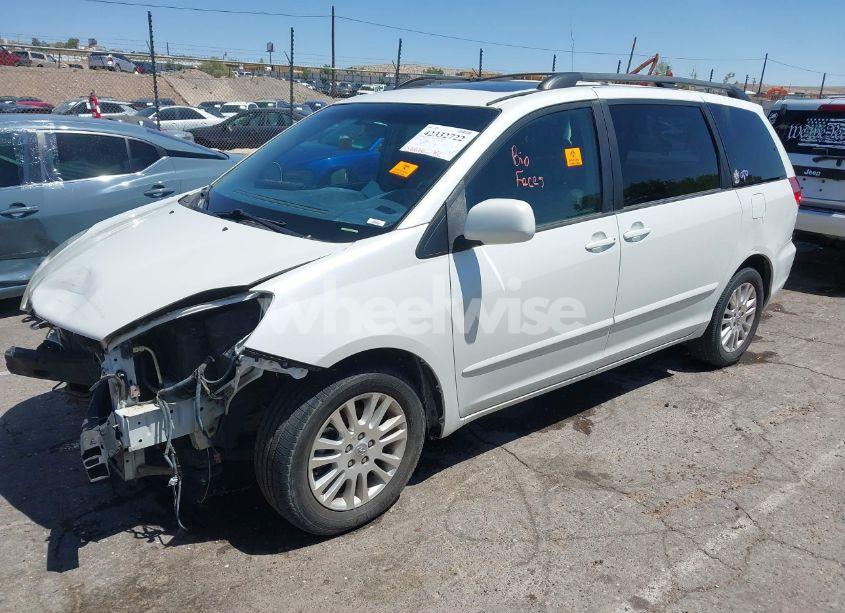 Photo 2 of 2010 Toyota Sienna LIMITED/XLE (VIN 5TDYK4CC9AS304226)