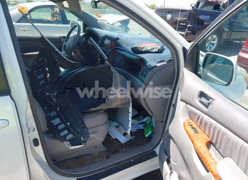 Photo 5 of 2010 Toyota Sienna LIMITED/XLE (VIN 5TDYK4CC9AS304226)