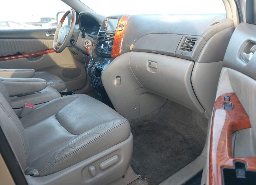 Photo 5 of 2010 Toyota Sienna LIMITED (VIN 5TDYK4CC9AS314609)