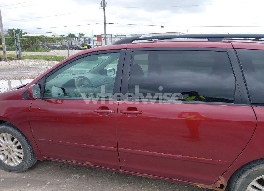 Photo 14 of 2010 Toyota Sienna XLE (VIN 5TDYK4CC9AS328039)