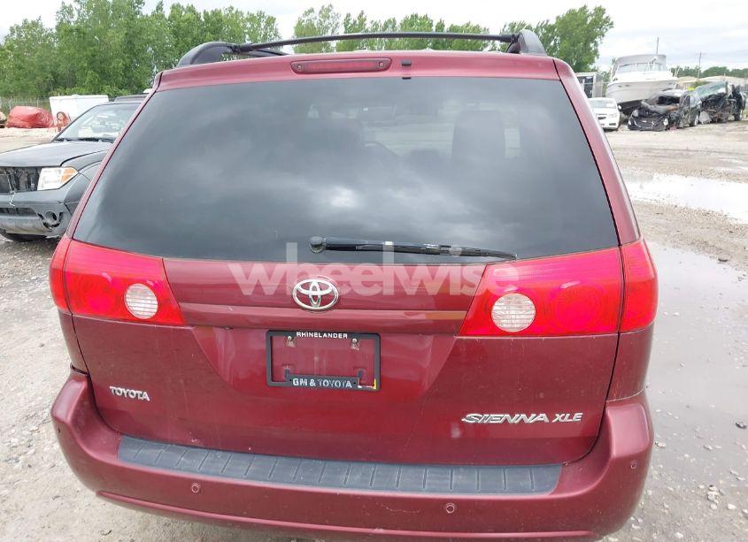 Photo 16 of 2010 Toyota Sienna XLE (VIN 5TDYK4CC9AS328039)