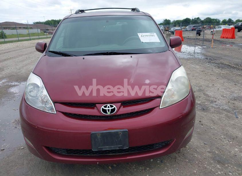 Photo 6 of 2010 Toyota Sienna XLE (VIN 5TDYK4CC9AS328039)