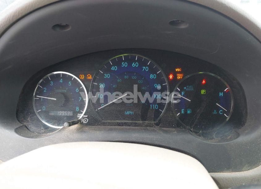 Photo 7 of 2010 Toyota Sienna XLE (VIN 5TDYK4CC9AS328039)