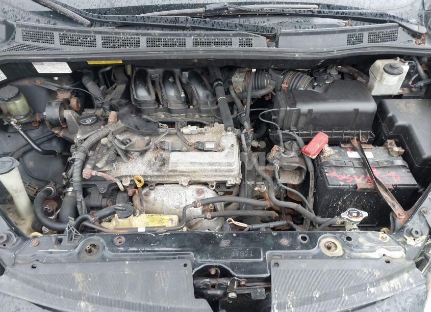 Photo 10 of 2010 Toyota Sienna XLE (VIN 5TDYK4CC9AS337081)