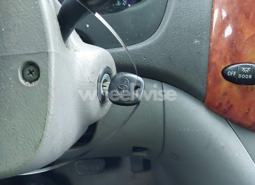 Photo 11 of 2010 Toyota Sienna XLE (VIN 5TDYK4CC9AS337081)