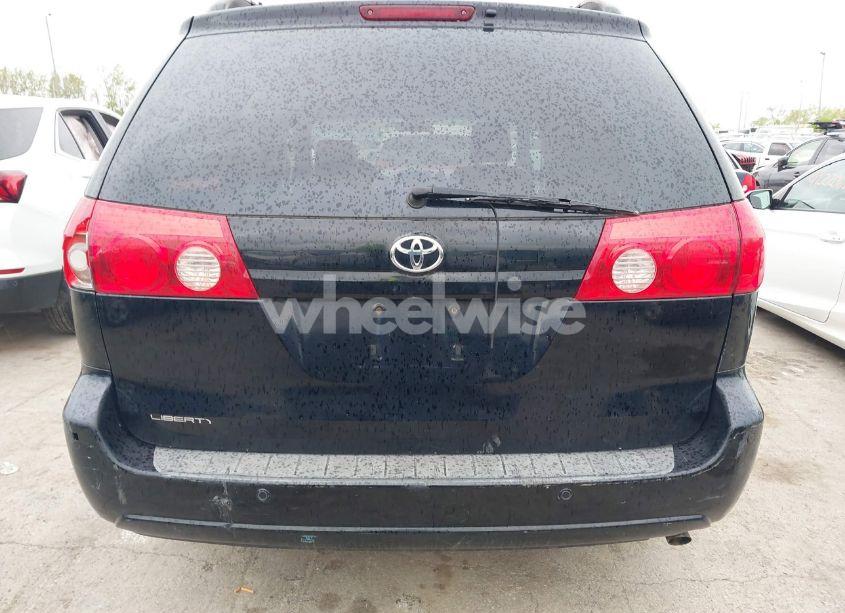 Photo 16 of 2010 Toyota Sienna XLE (VIN 5TDYK4CC9AS337081)