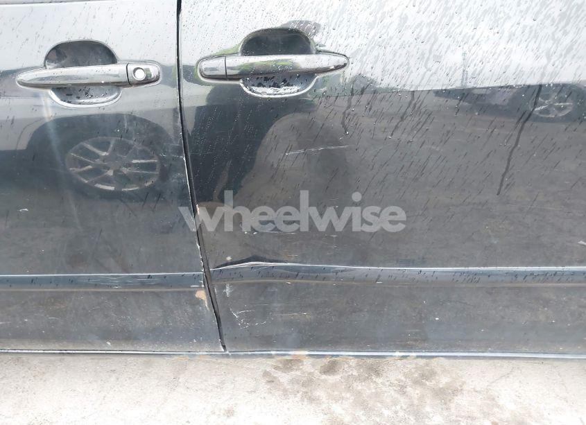 Photo 6 of 2010 Toyota Sienna XLE (VIN 5TDYK4CC9AS337081)