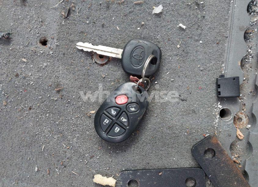 Photo 11 of 2010 Toyota Sienna LIMITED (VIN 5TDYK4CCXAS301416)