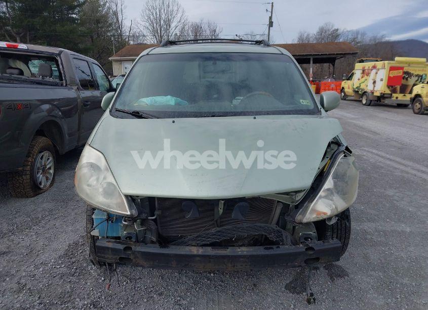 Photo 13 of 2010 Toyota Sienna LIMITED (VIN 5TDYK4CCXAS301416)