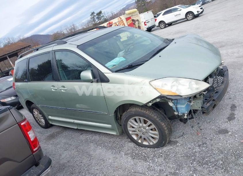 Photo 14 of 2010 Toyota Sienna LIMITED (VIN 5TDYK4CCXAS301416)