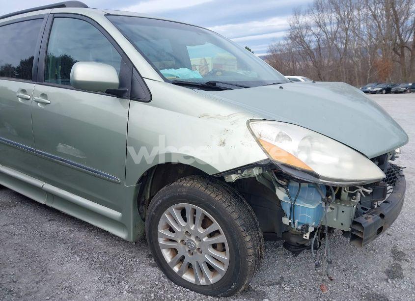 Photo 20 of 2010 Toyota Sienna LIMITED (VIN 5TDYK4CCXAS301416)