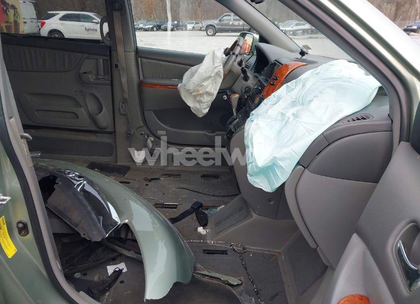 Photo 5 of 2010 Toyota Sienna LIMITED (VIN 5TDYK4CCXAS301416)