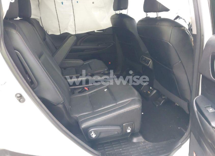 Photo 8 of 2016 Toyota Highlander LIMITED V6 (VIN 5TDYKRFH0GS142001)