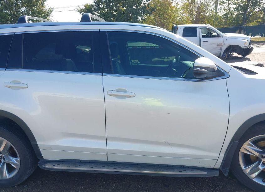 Photo 14 of 2016 Toyota Highlander LIMITED V6 (VIN 5TDYKRFH0GS154116)