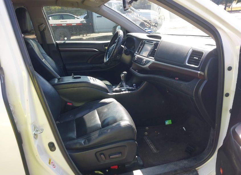 Photo 5 of 2016 Toyota Highlander LIMITED V6 (VIN 5TDYKRFH0GS154116)