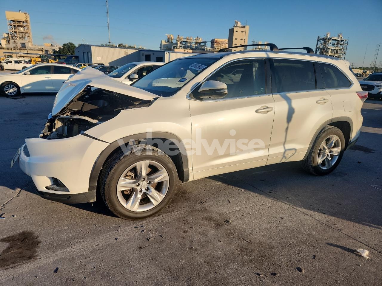 2015 TOYOTA HIGHLANDER LIMITED (VIN 5TDYKRFH1FS069185) main photo