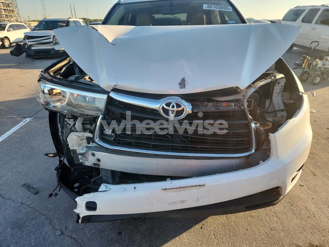 Photo 12 of 2015 TOYOTA HIGHLANDER LIMITED (VIN 5TDYKRFH1FS069185)