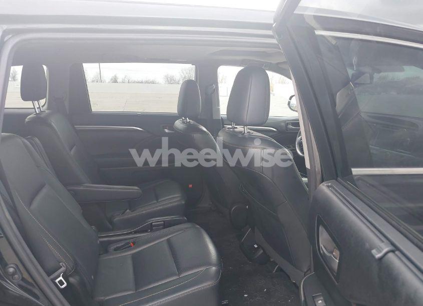 Photo 8 of 2015 Toyota Highlander LIMITED V6 (VIN 5TDYKRFH1FS106350)