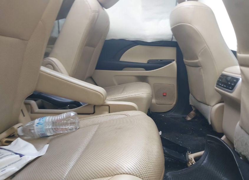 Photo 8 of 2014 Toyota Highlander LIMITED PLATINUM V6 (VIN 5TDYKRFH2ES031589)