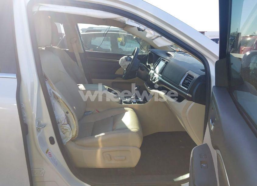 Photo 5 of 2015 Toyota Highlander LIMITED V6 (VIN 5TDYKRFH2FS063668)